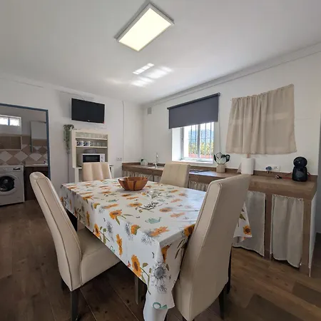 Dom wakacyjny Livingtarifa Casa Luz
